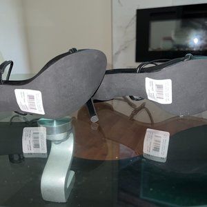 KENNETH COLE  BRYANNA SIZE US 40